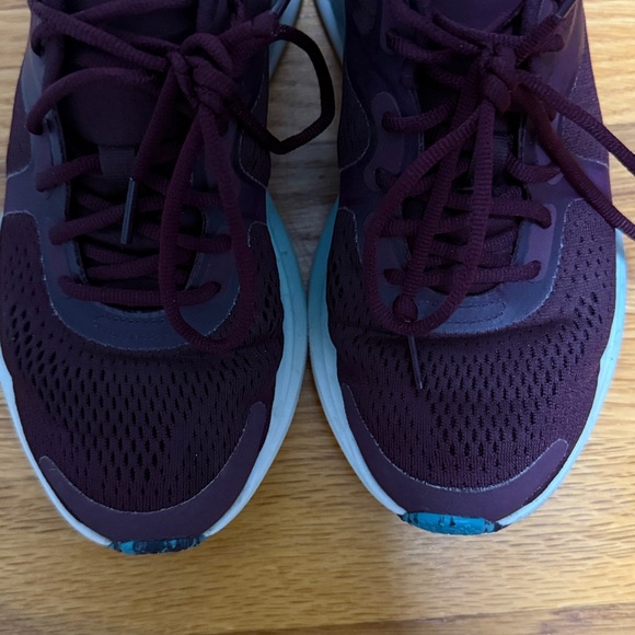 Lululemon maroon running sneakers - Picture 3 of 6